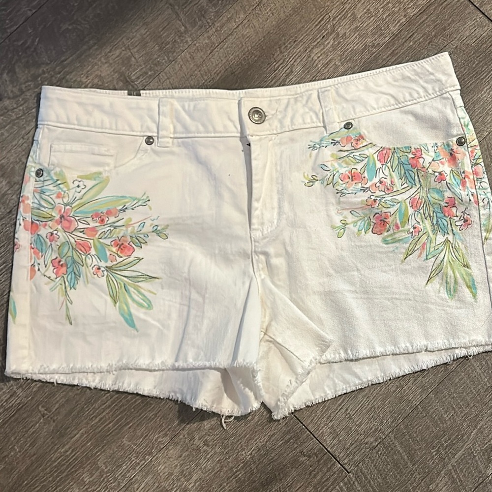 LC Lauren Conrad Women's Floral‎ Accent White 4-Pocket  Shorts, Sz. 14